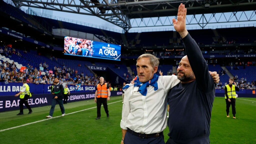 Fran Garagarza 'desconecta' sobre el verde del RCDE Stadium