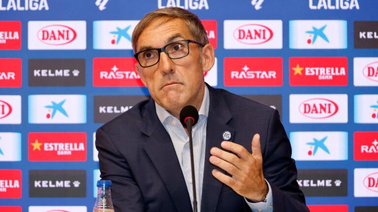 Fran Garagarza atiende a los medios de comunicación en el cierre de la temporada