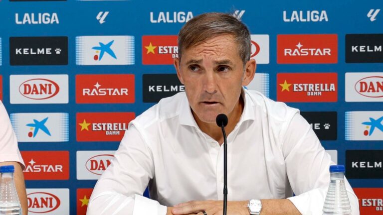 Fran Garagarza presenta a los medios de comunicación al nuevo entrenador del Espanyol B, Raúl Jardiel