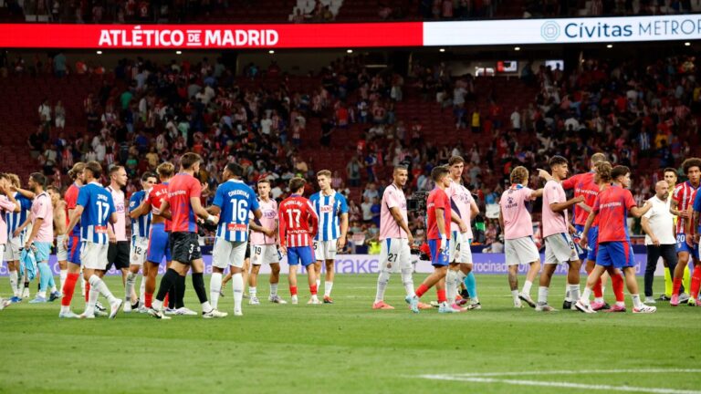Horario y dónde ver el Atlético de Madrid – Espanyol de la jornada 25 de LaLiga EA Sports 2025-26 Los jugadores del Atlético de Madrid y el Espanyol después de empatar a cero en el Metropolitano