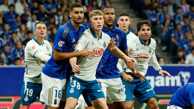 Clemens Riedel y Leandro Cabrera, pareja de centrales del Espanyol en el duelo ante el Real Oviedo de la primera vuelta