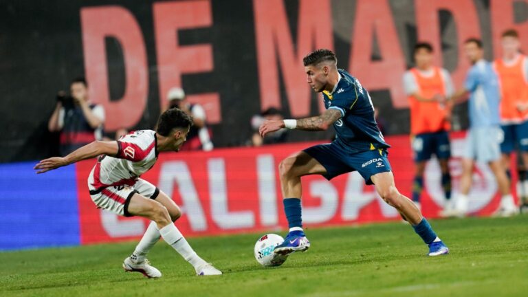 Roberto Fernández tuvo minutos en el Rayo Vallecano - Espanyol de la temporada pasada