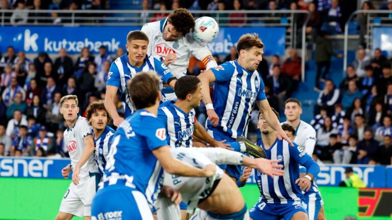 El Espanyol ataca en Mendizorroza ante el Deportivo Alavés