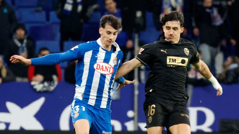 Antoniu Roca fue titular en el último Espanyol - Valencia CF en el RCDE Stadium