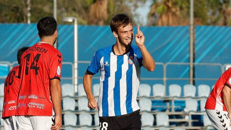 Hugo Crespo marca el 2-0 en el Espanyol B - CF Calamocha