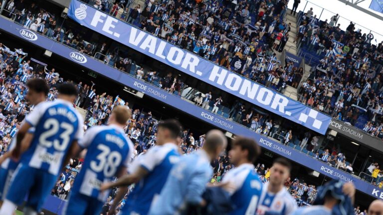 El Espanyol salió al RCDE Stadium arropado por la afición perica para ganar al Athletic Club de Bilbao