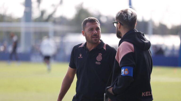 Javi Chica, en una etapa anterior como técnico del Espanyol