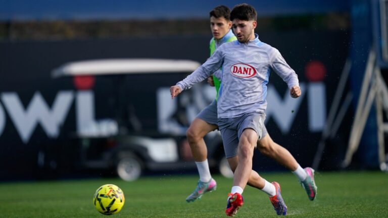 Javi Hernández prepara un partido de LaLiga con el Espanyol