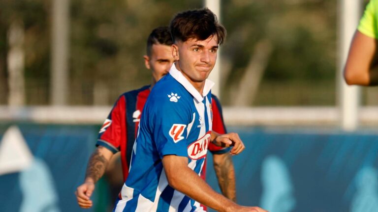 Javi Hernández tuvo minutos en pretemporada con el primer equipo del Espanyol