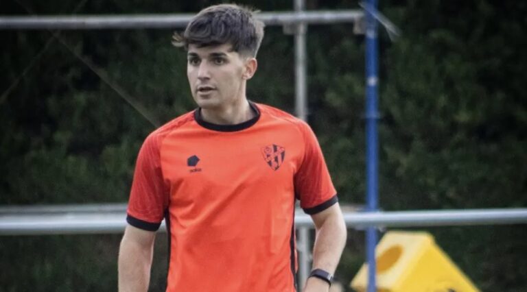 Javi Hernández, en un entrenamiento con la SD Huesca