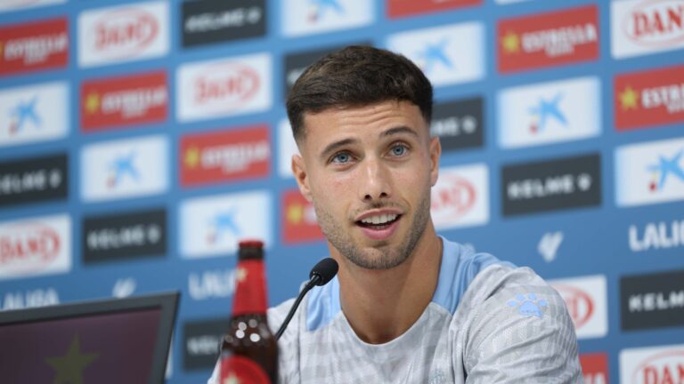 Javi Puado, en la sala de prensa de la CE Dani Jarque en la previa del Sevilla FC - Espanyol