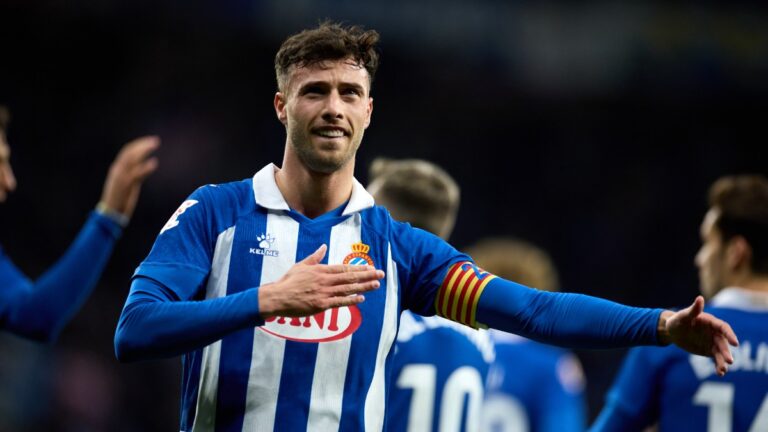 Javi Puado celebra su séptimo gol esta temporada con el Espanyol