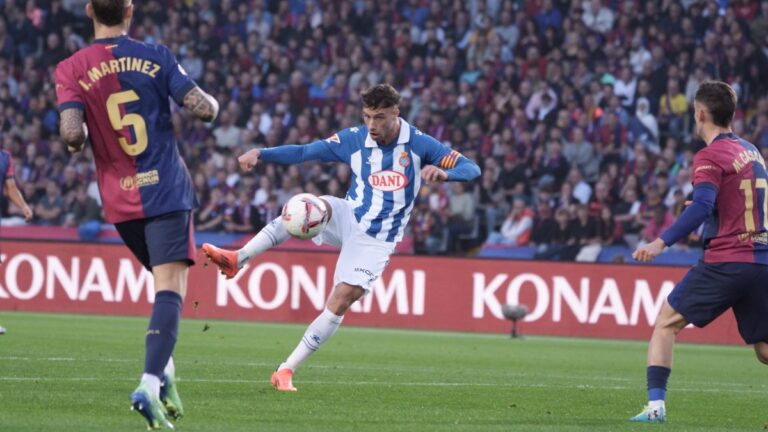 Javi Puado anotó el gol del honor del Espanyol ante el FC Barcelona