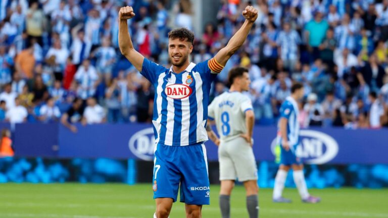 Javi Puado le dio la victoria al Espanyol con un 'hat-trick'