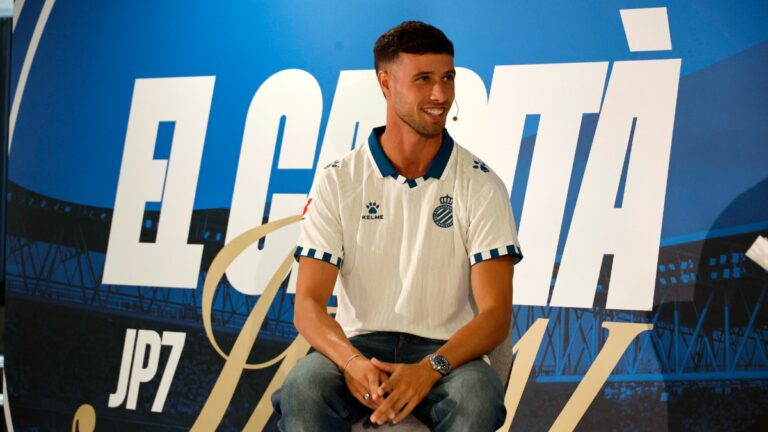 Javi Puado fue presentado bajo el lema 'El capità ideal'
