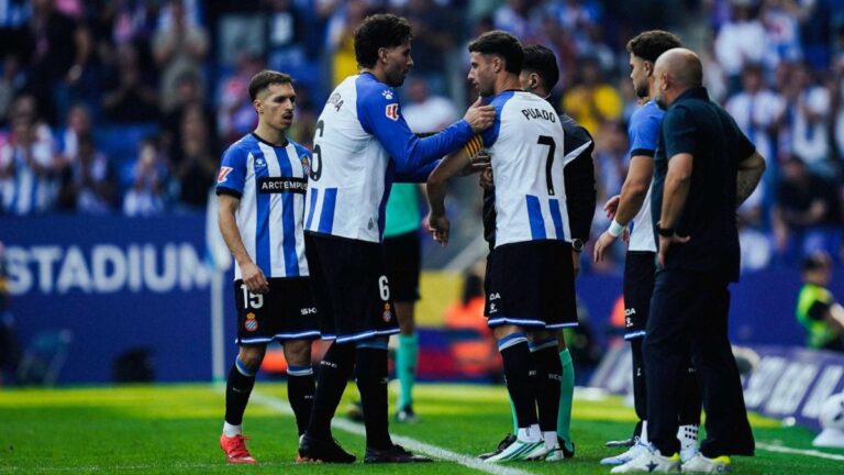 Javi Puado vuelve a tener minutos en el RCDE Stadium 279 días después