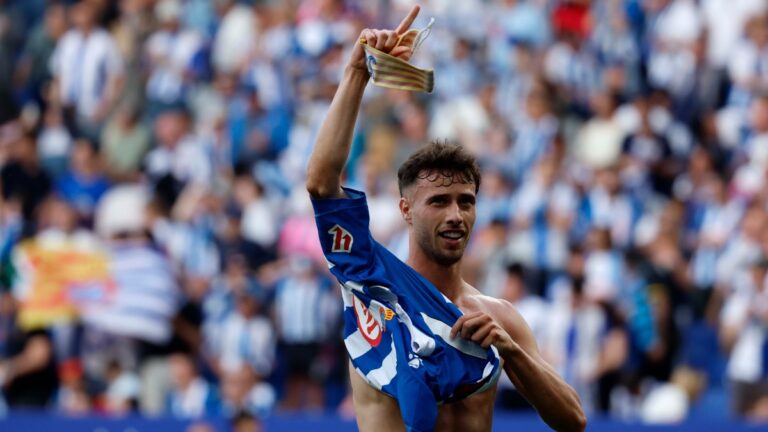 Javi Puado se quitó la camiseta después de marcarle a la UD Las Palmas