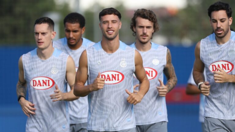 Javi Puado entrena en la CE Dani Jarque pensando en el Real Madrid