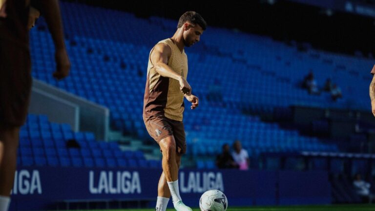 Javi Puado se ejercita en el RCDE Stadium después de su lesión