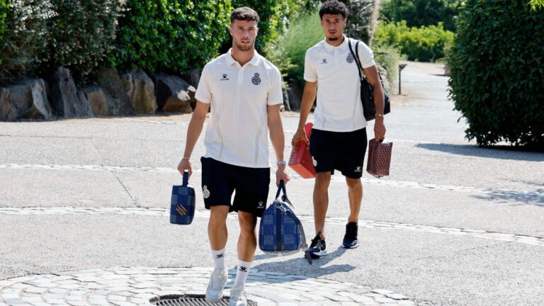 Javi Puado y Omar El Hilali fueron los primeros en ver las instalaciones de Torremirona