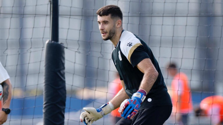 Joan Garcia en un entrenamiento