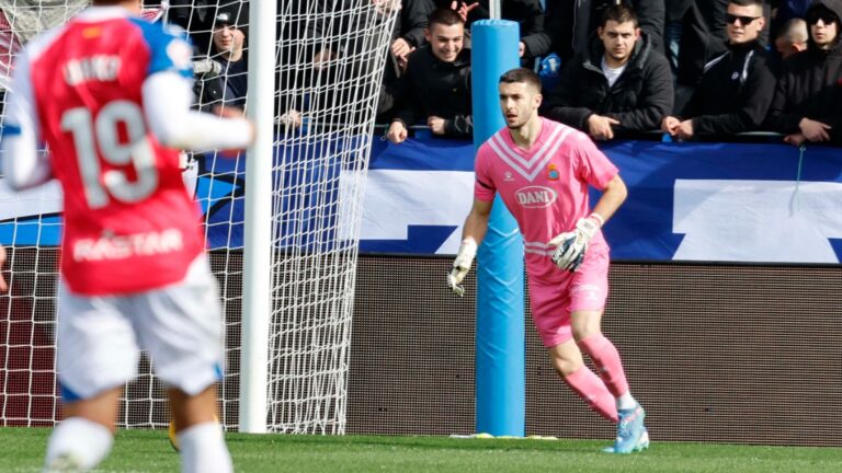 Joan Garcia defendió la portería del Espanyol en Mendizorroza