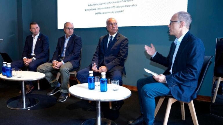 Antonio Dávila: «A los partidos es donde la gente debería disfrutar y no descargar sus frustraciones» Antonio Dávila, pone voz en contra del racismo desde el Espanyol
