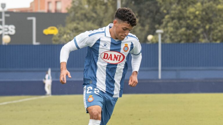 José Ángel López fue titular en el Espanyol B 2-2 SD Ibiza
