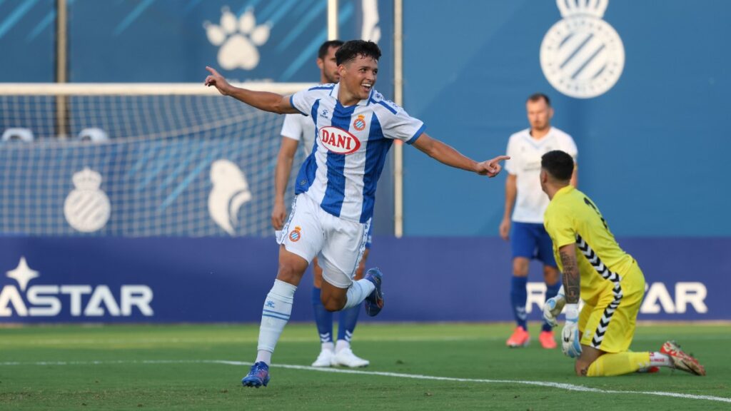 José Ángel López fue titular con el Espanyol B ante el CE Europa en pretemporada