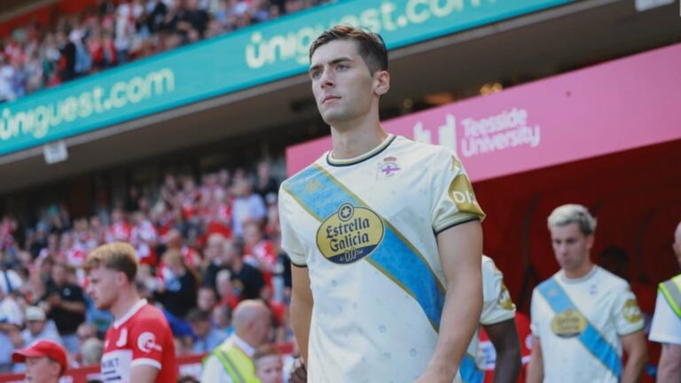 José Gragera vistió por primera vez la camiseta del Deportivo de la Coruña en Inglaterra