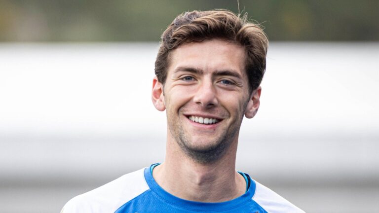 José Gragera se complica la continuidad con el Deportivo de la Coruña José Gragera, en un día de entrenamiento con el Deportivo de la Coruña