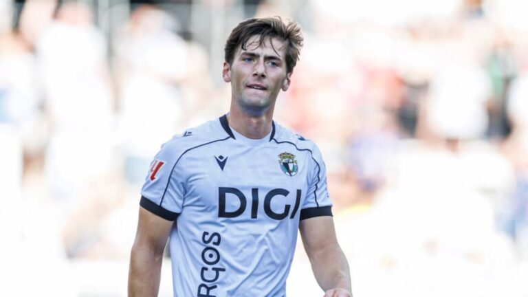 José Gragera debuta en partido oficial con el Burgos CF ante el Córdoba CF