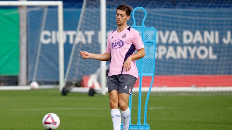 José Gragera, drante un entrenamiento con el Espanyol