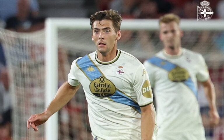 José Gragera se estrenó como titular en el Granada - Deportivo de la Coruña