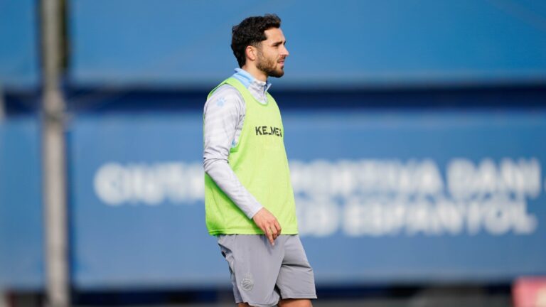 José Salinas prepara en la CE Dani Jarque el partido ante el Athletic Club de Bilbao