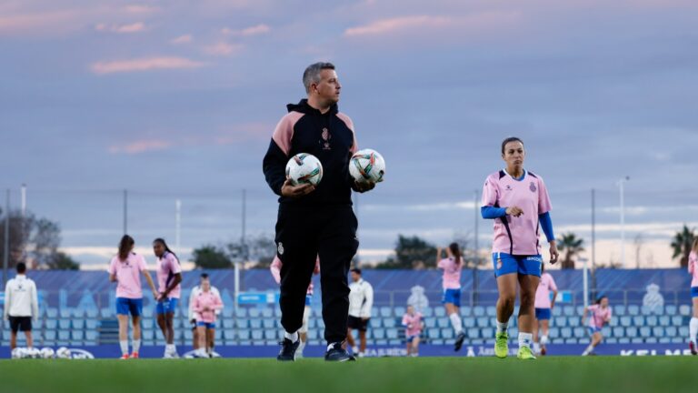 Juan Ignacio Ibarra cumplirá castigo por la roja que vio ante el Granada CF Femenino