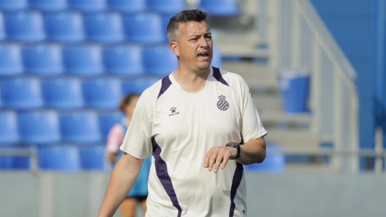 Juan Ignacio Ibarra, en la CE Dani Jarque con el Espanyol Femenino