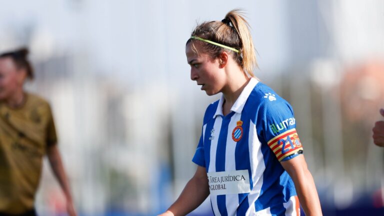 Judit Pablos fue titular en el Espanyol Femenino - Real Sociedad