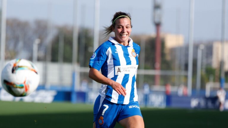 Judit Pablos fue titular en el Espanyol Femenino - Real Sociedad