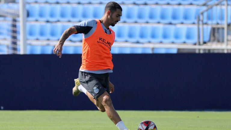 javi Lancho, uno de los jugadores del Espanyol B en la rampa de salida