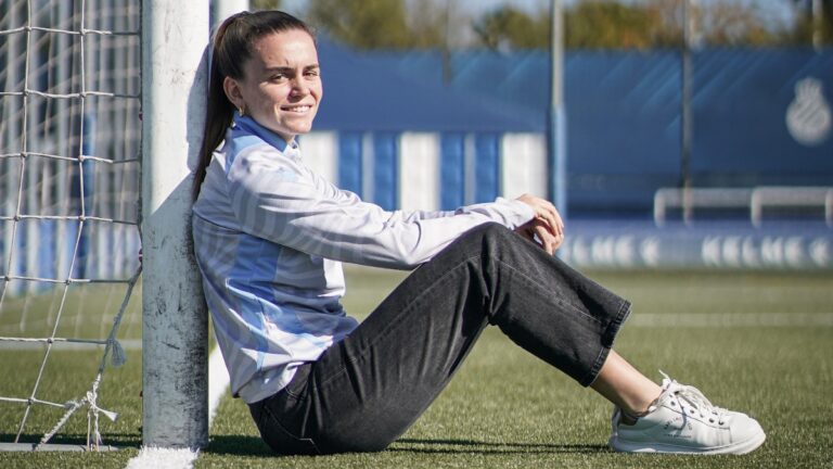 Júlia Guerra, en la entrevista con 'El 1900' en la CE Dani Jarque antes del Espanyol Femenino - Real Madrid