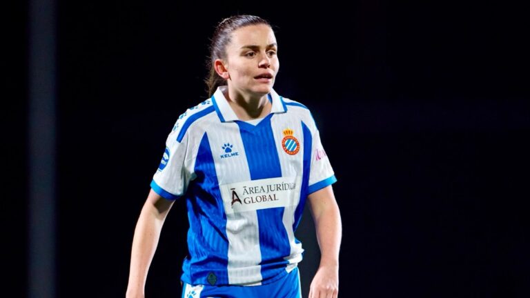 Júlia Guerra, durante el Espanyol Femenino - SD Eibar