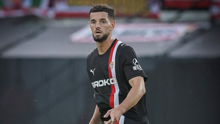 Justin Smith participó 20 minutos en la AD Ceuta FC 0-1 Sporting de Gijón