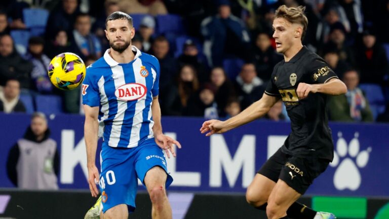 Justin Smith, durante el Espanyol - Valencia CF en el RCDE Stadium