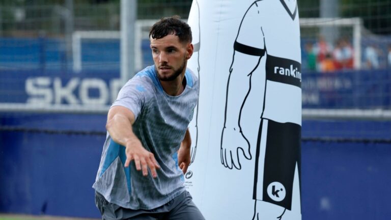 Justin Smith hace la pretemporada con el Espanyol antes de salir cedido
