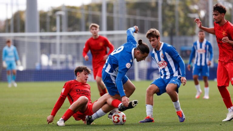 El Juvenil A cae 0-3 ante el CF Damm en la CE Dani Jarque