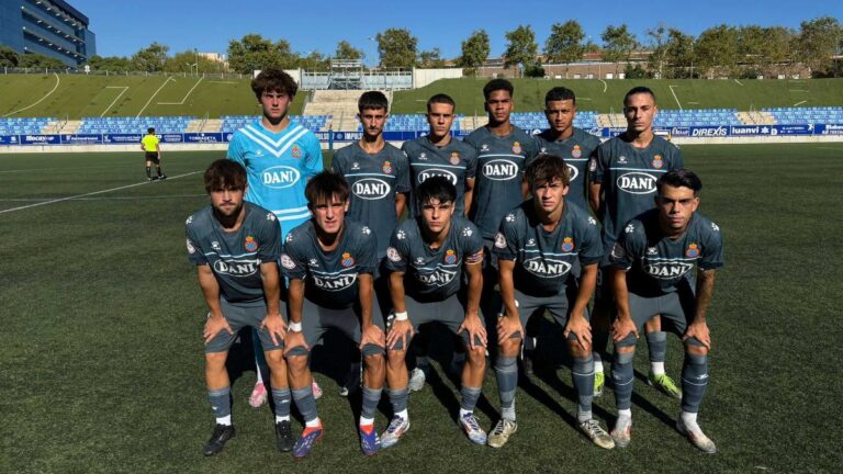 El Juvenil A blanquiazul impuso su ley en el feudo del CF Badalona