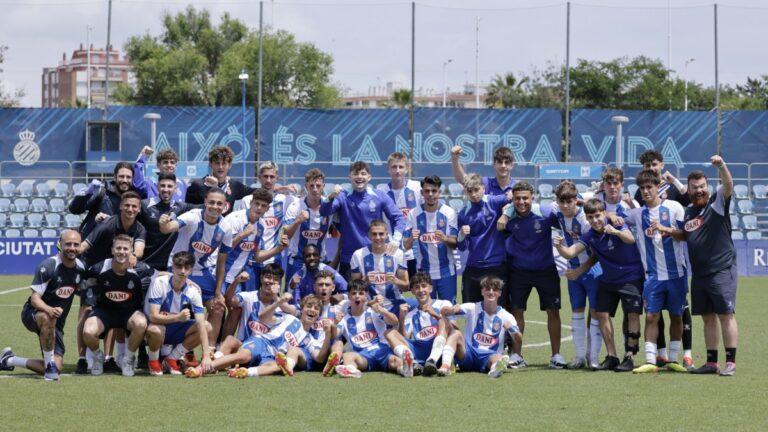 El Juvenil B celebra su pase a la final de la Copa Catalunya