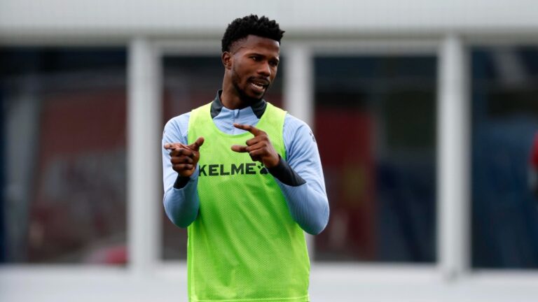 Keita Baldé: «Manolo González es un luchador de la vida» Keita Baldé, en la CE Dani Jarque con el Espanyol