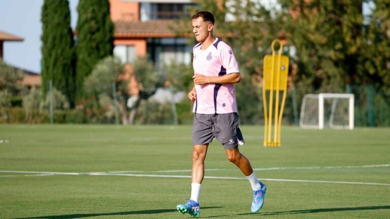 Kenneth Soler, antes de un entrenamiento con el Espanyol